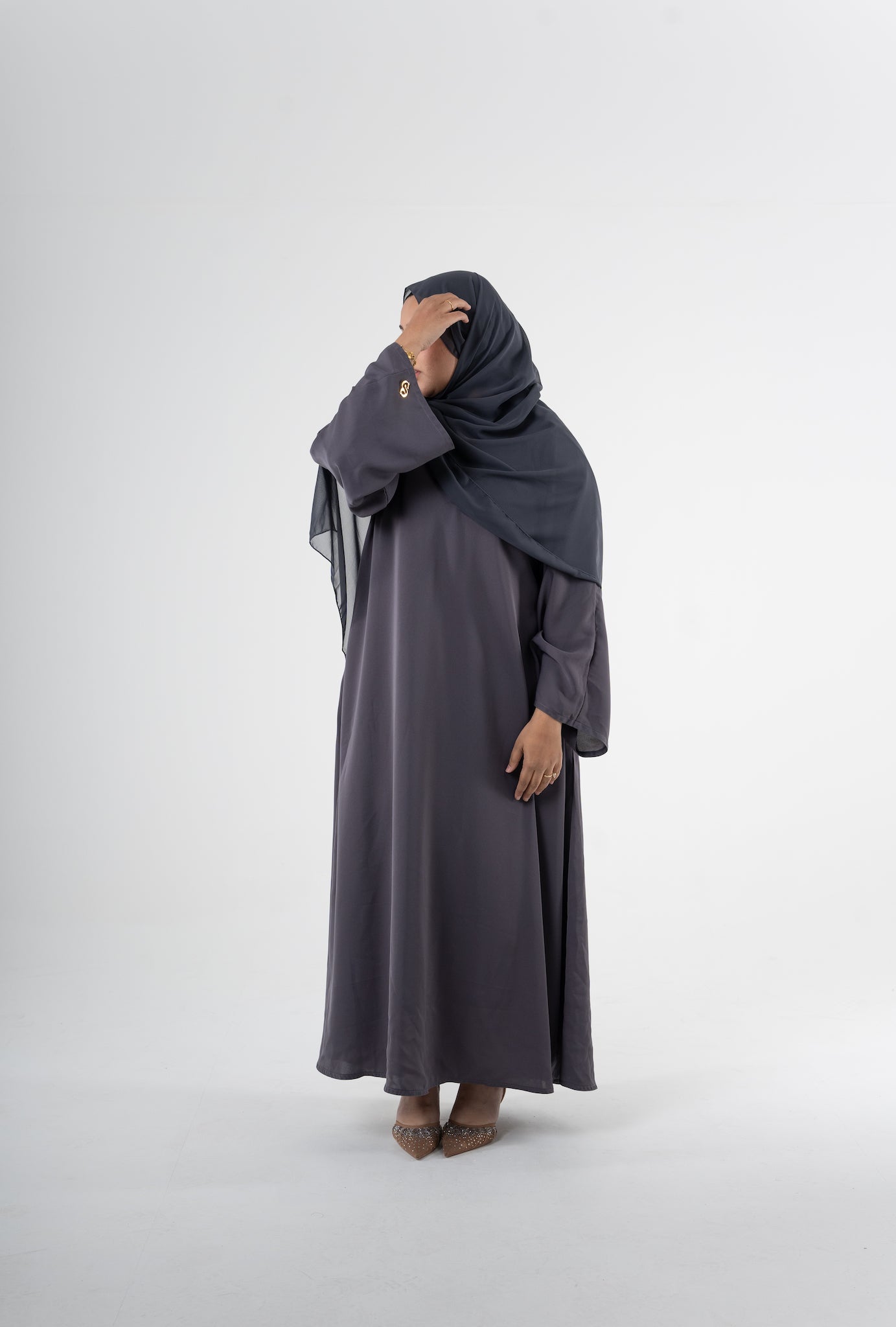 Premium Closed Nidha Abaya