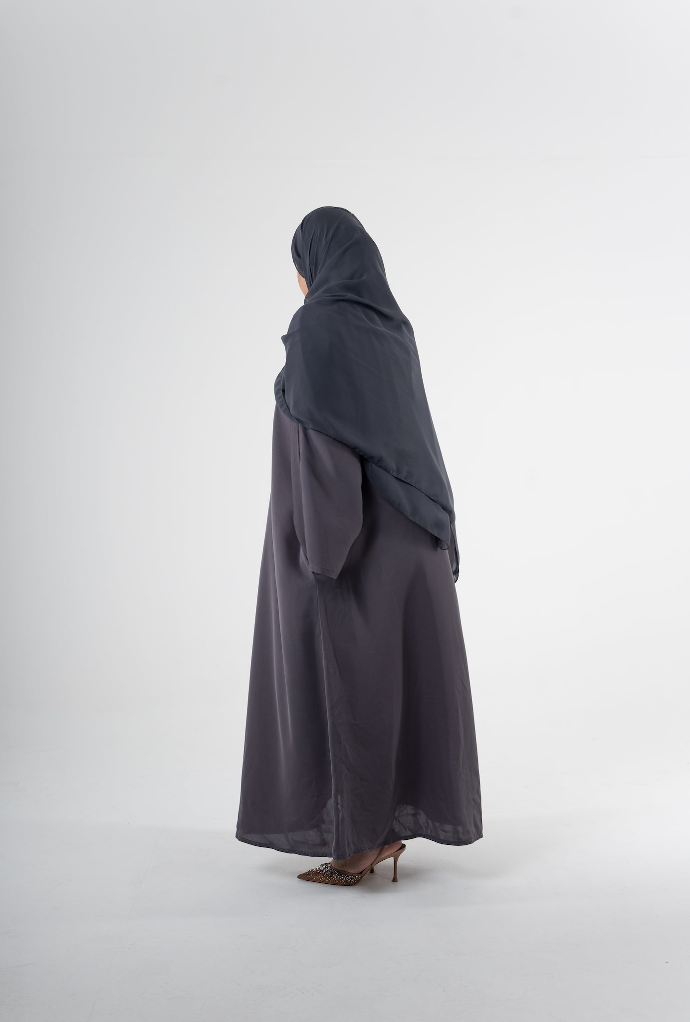 Premium Closed Nidha Abaya